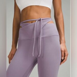 NWT RARE Lululemon Align Wrap-Waist Tight 25"
Purple Ash